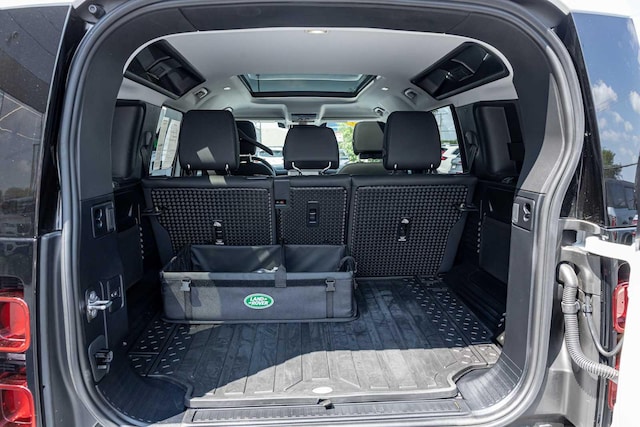 2025 Land Rover Defender S - Photo 34