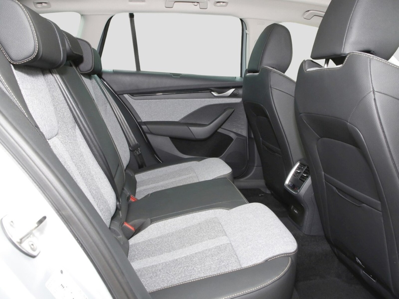 Škoda Octavia Combi – Bild 11