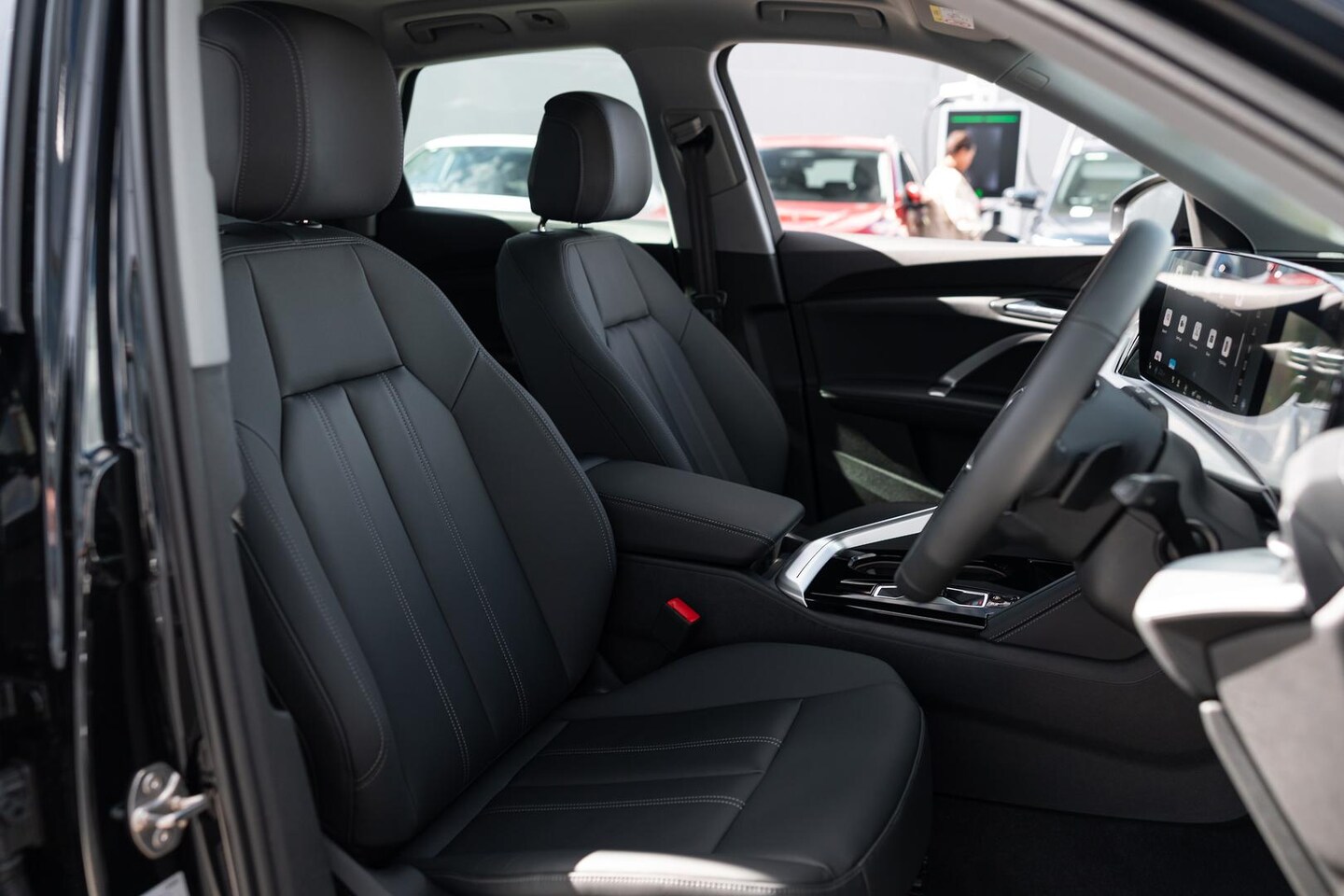 Image about Audi Q5 SUV TFSI S tronic
