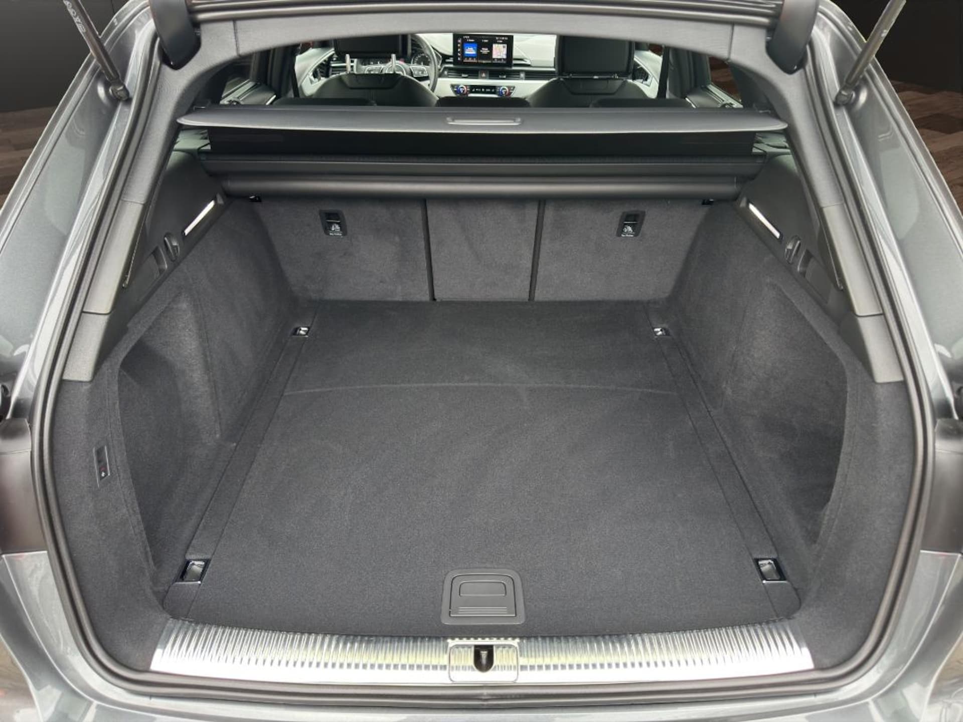 Audi A4 Avant S line