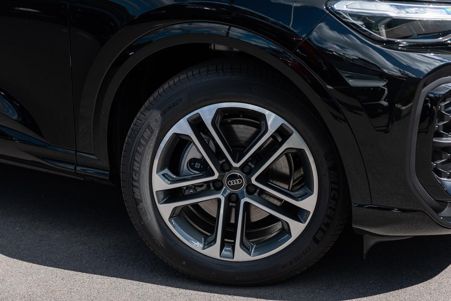 Image about Audi Q5 SUV TFSI S tronic