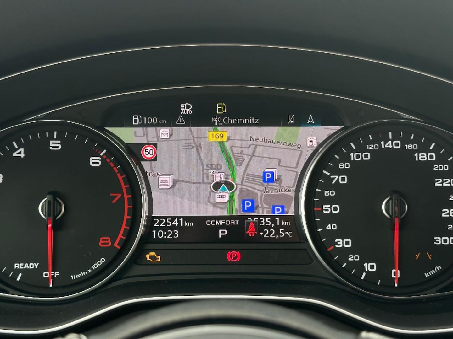Bild über Audi A4 Avant S line 40 TFSI quattro S tronic - für weitere Informationen kontaktieren Sie den Audi Partner
