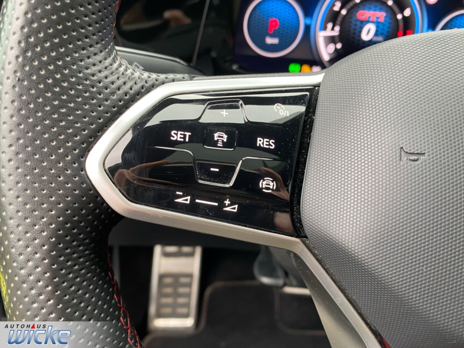 Volkswagen Golf GTI
