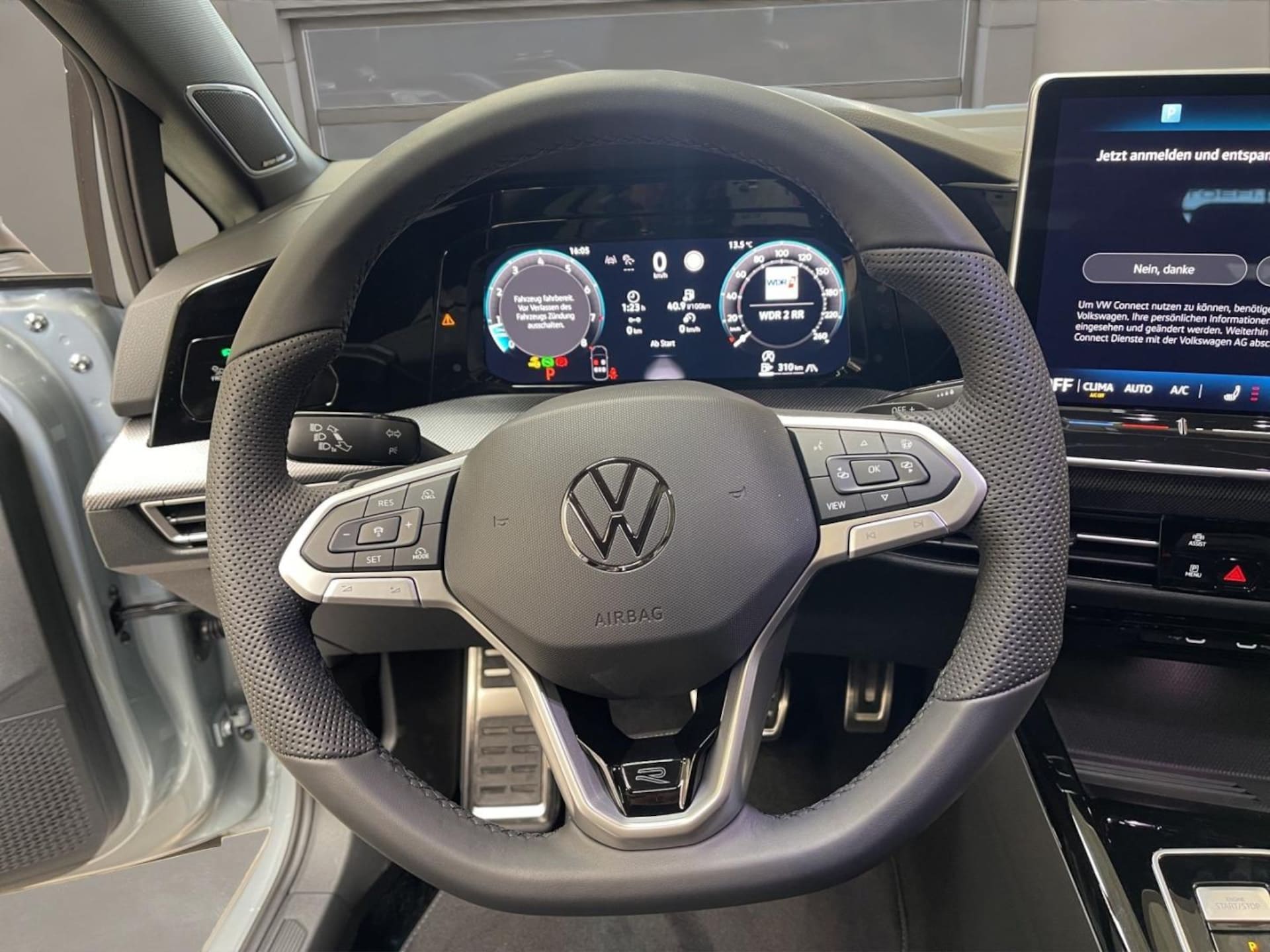 Volkswagen Golf R-Line