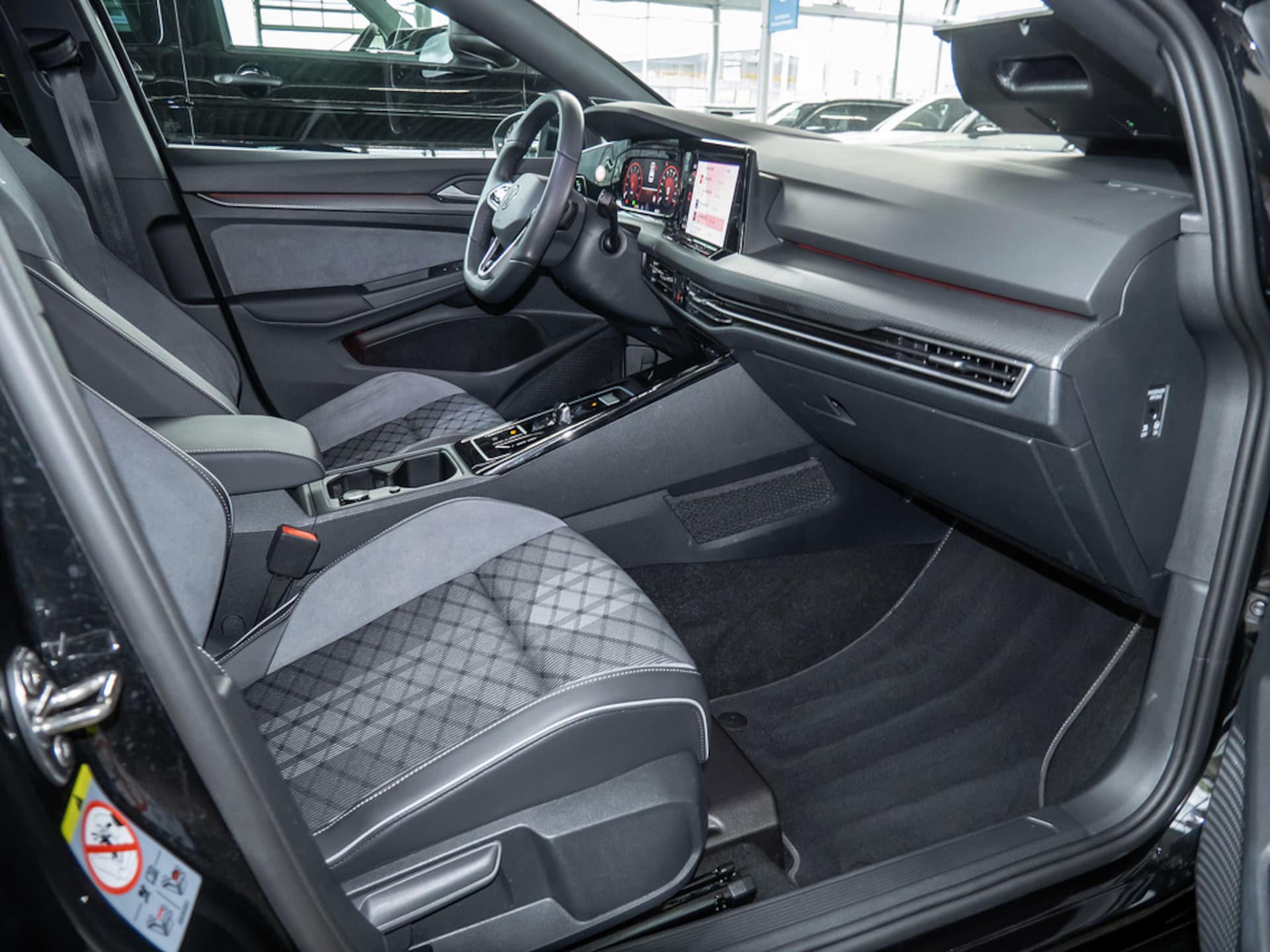 Volkswagen Golf R-Line