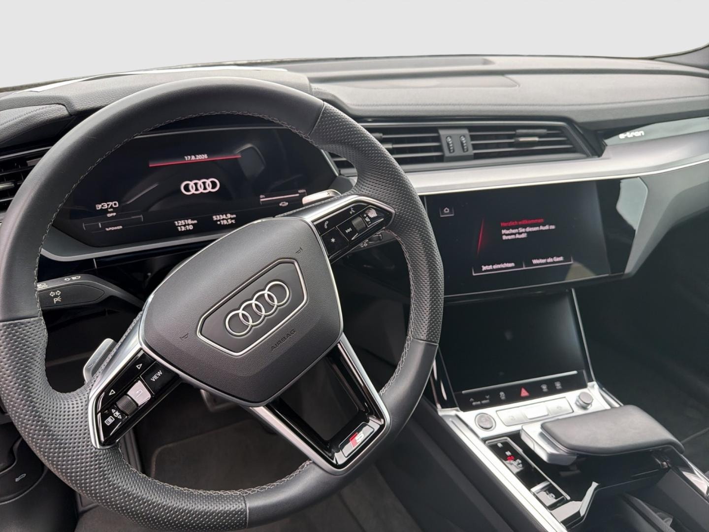 Bild über Audi Q8 Sportback e-tron advanced 50 e-tron quattro - für weitere Informationen kontaktieren Sie den Audi Partner