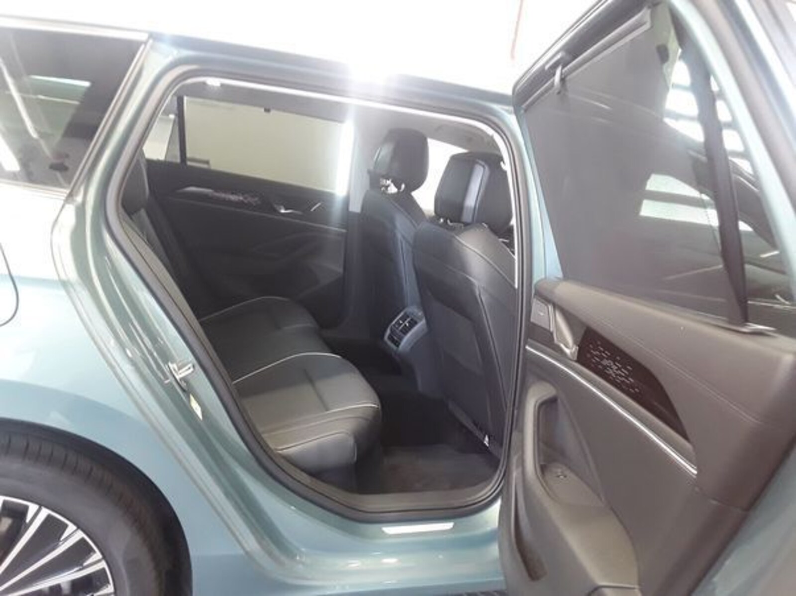 Volkswagen Passat – Bild 7