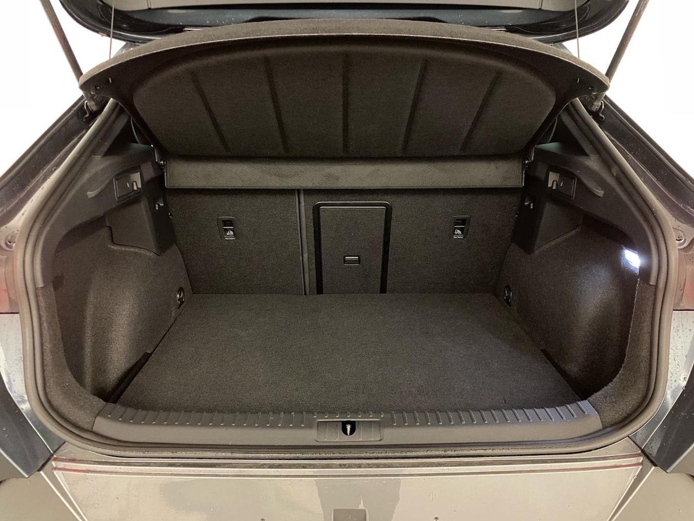 CUPRA Formentor 1.4 e-Hybrid VZ DSG 180 kW (245 CV) — photo 7