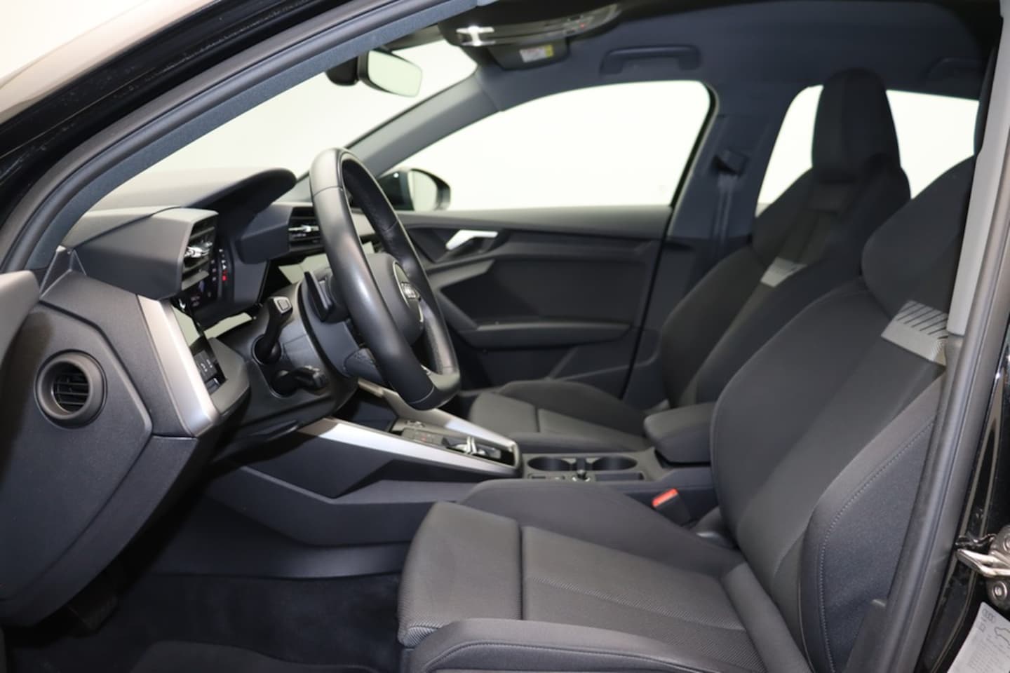 Bild über Audi A3 Sportback S line 30 TFSI S tronic - für weitere Informationen kontaktieren Sie den Audi Partner