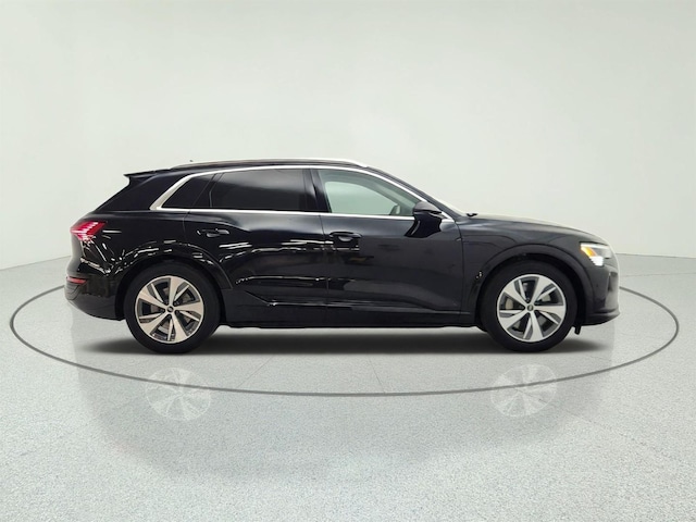 2024 Audi Q8 e-tron