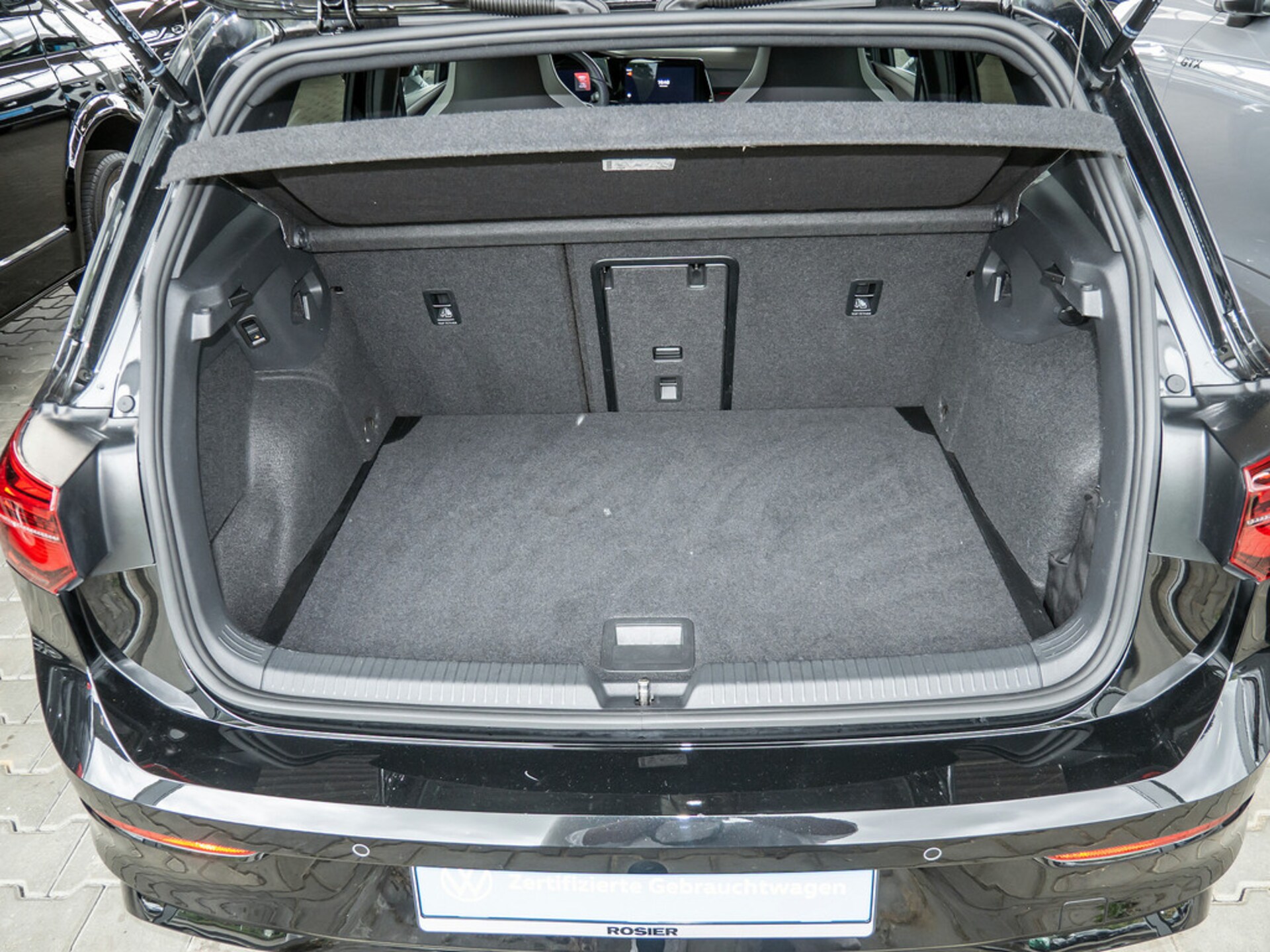 Volkswagen Golf R-Line