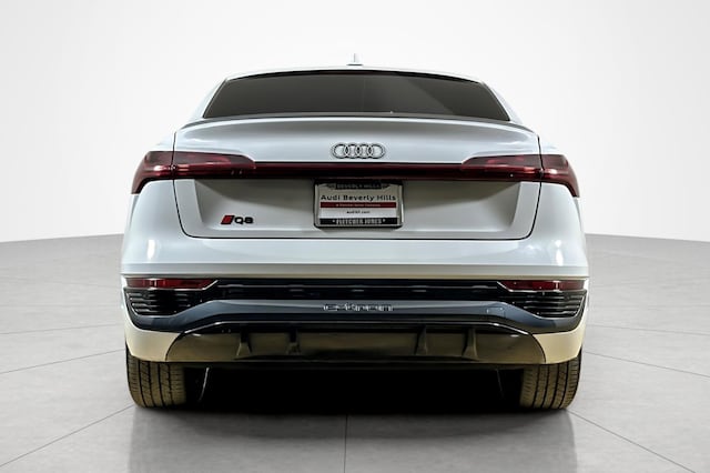 2024 Audi Q8 Sportback e-tron