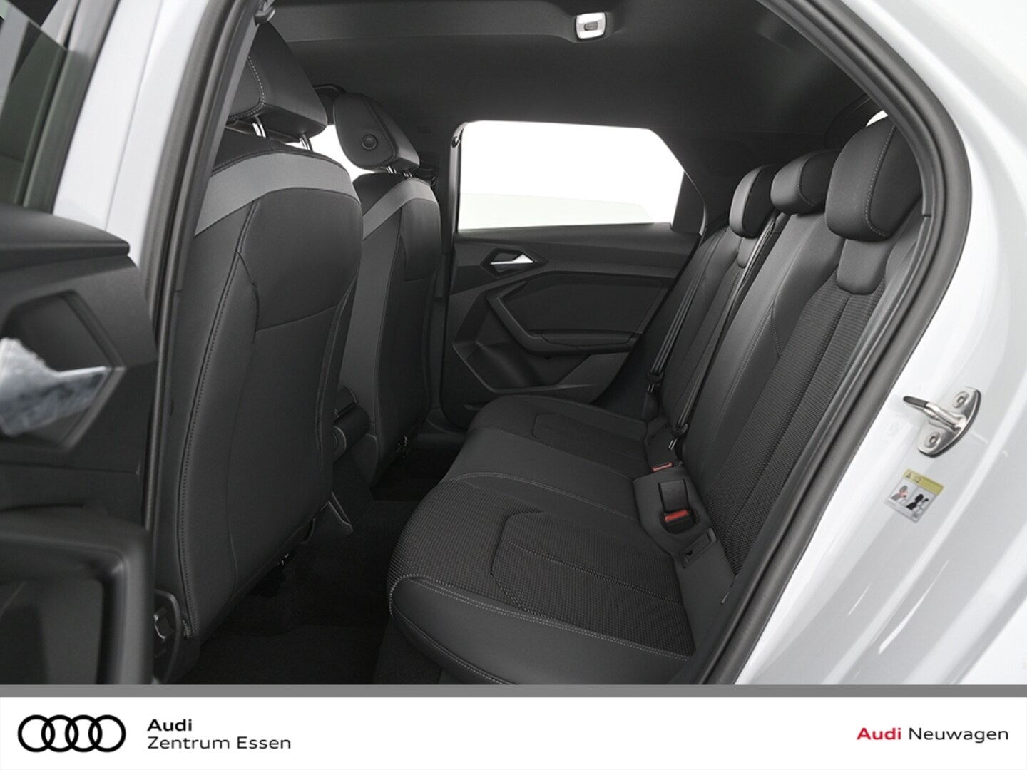 Bild über Audi A1 Sportback S line 35 TFSI S tronic - für weitere Informationen kontaktieren Sie den Audi Partner