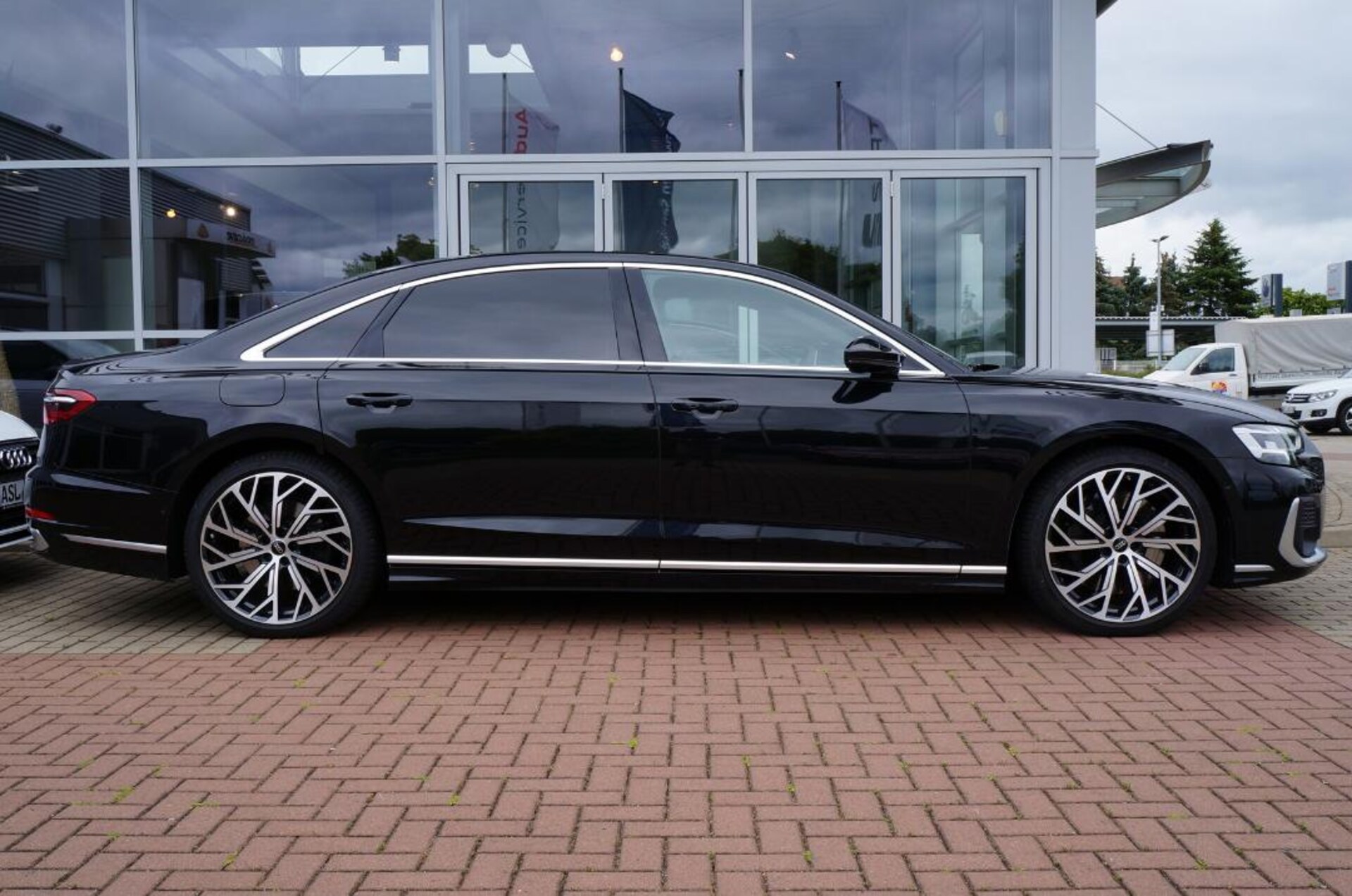 Audi A8 L TFSI e