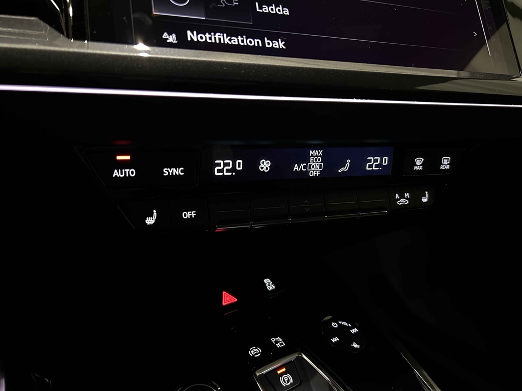 Bild som visar Audi Q4 e-tron Q4 45 e-tron quattro S line 210,00 kW - för mer information kontakta din Audi Partner