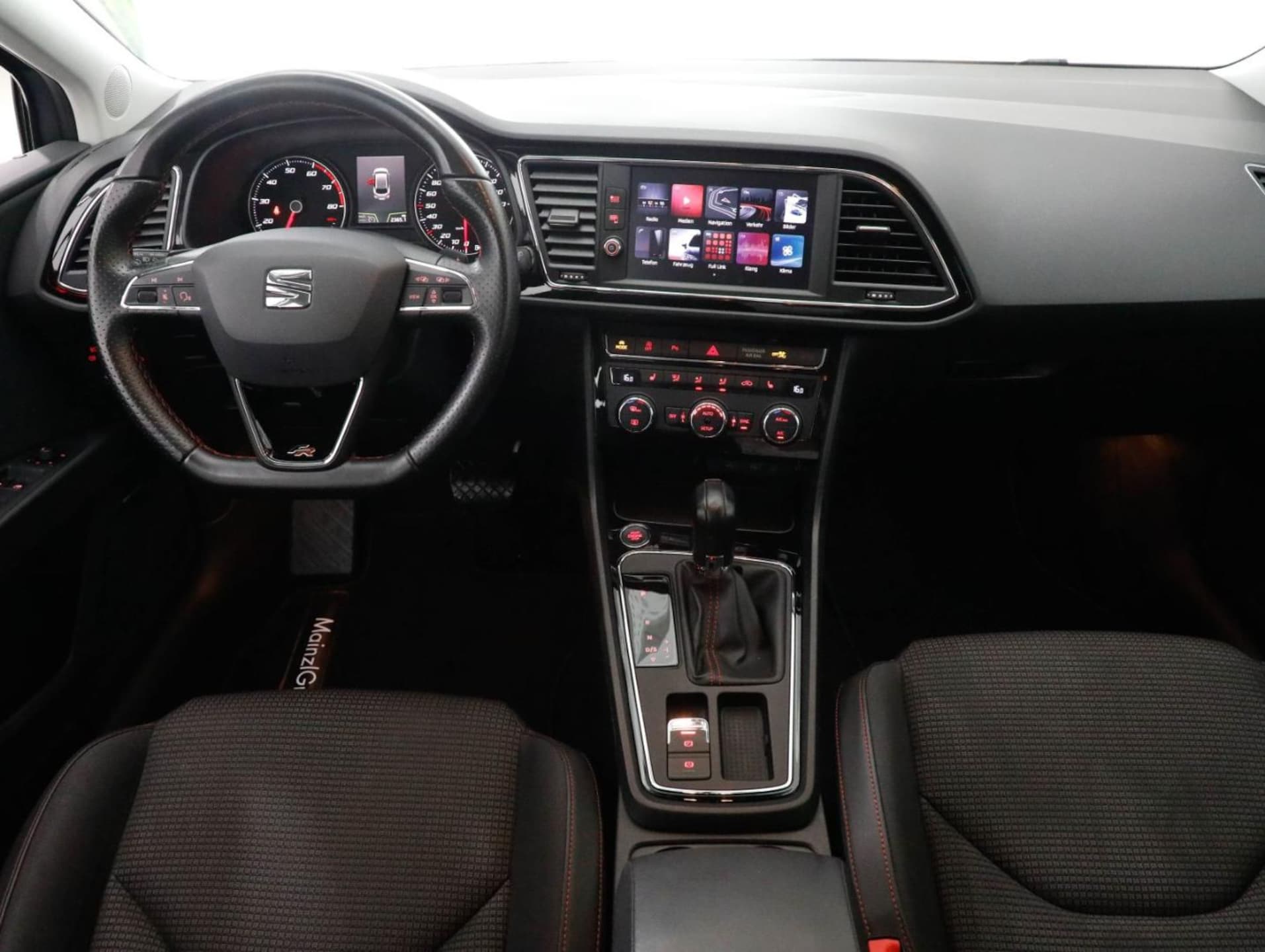SEAT Leon Sportstourer FR