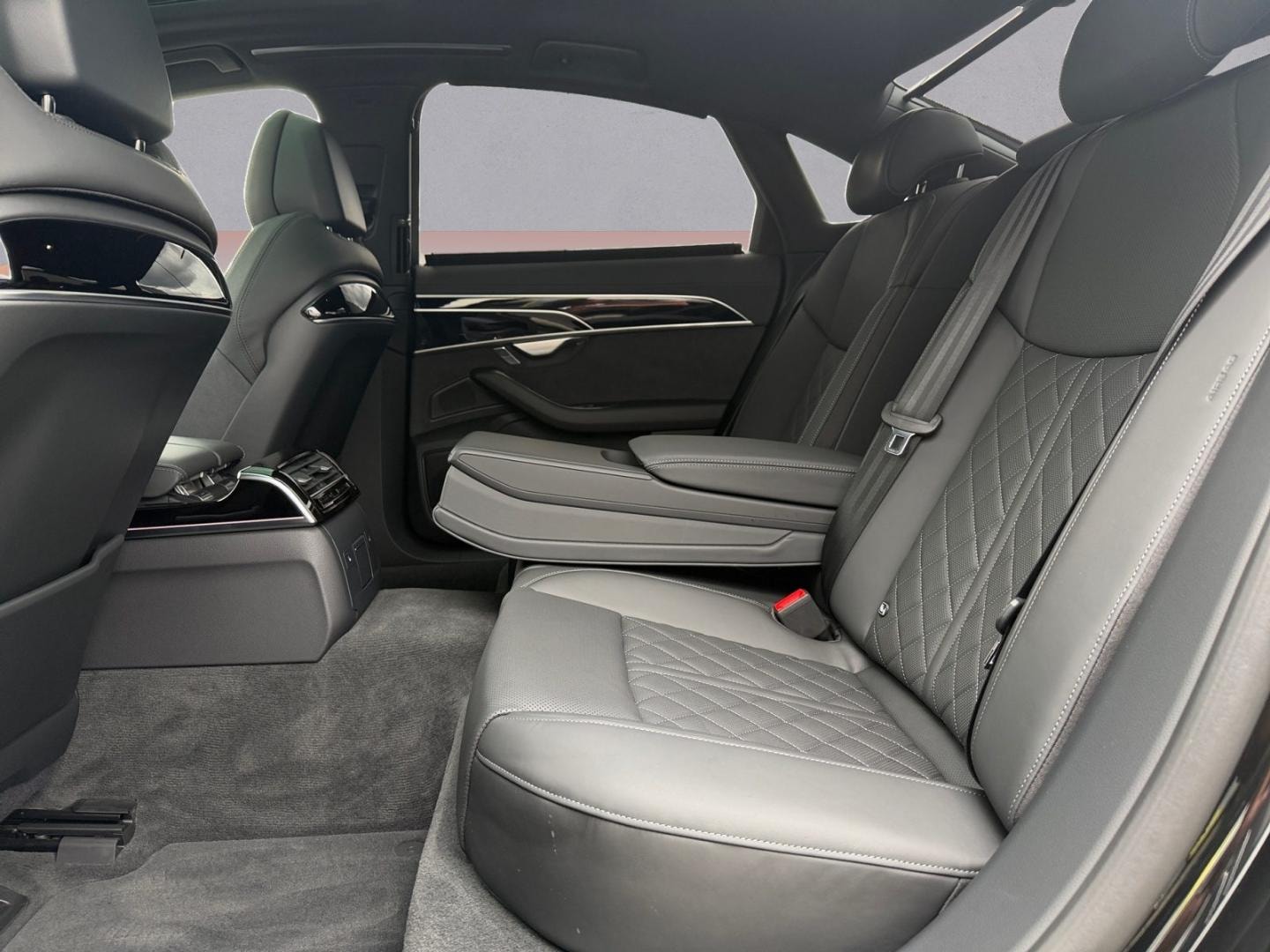 Bild über Audi A8 50 TDI quattro tiptronic - für weitere Informationen kontaktieren Sie den Audi Partner