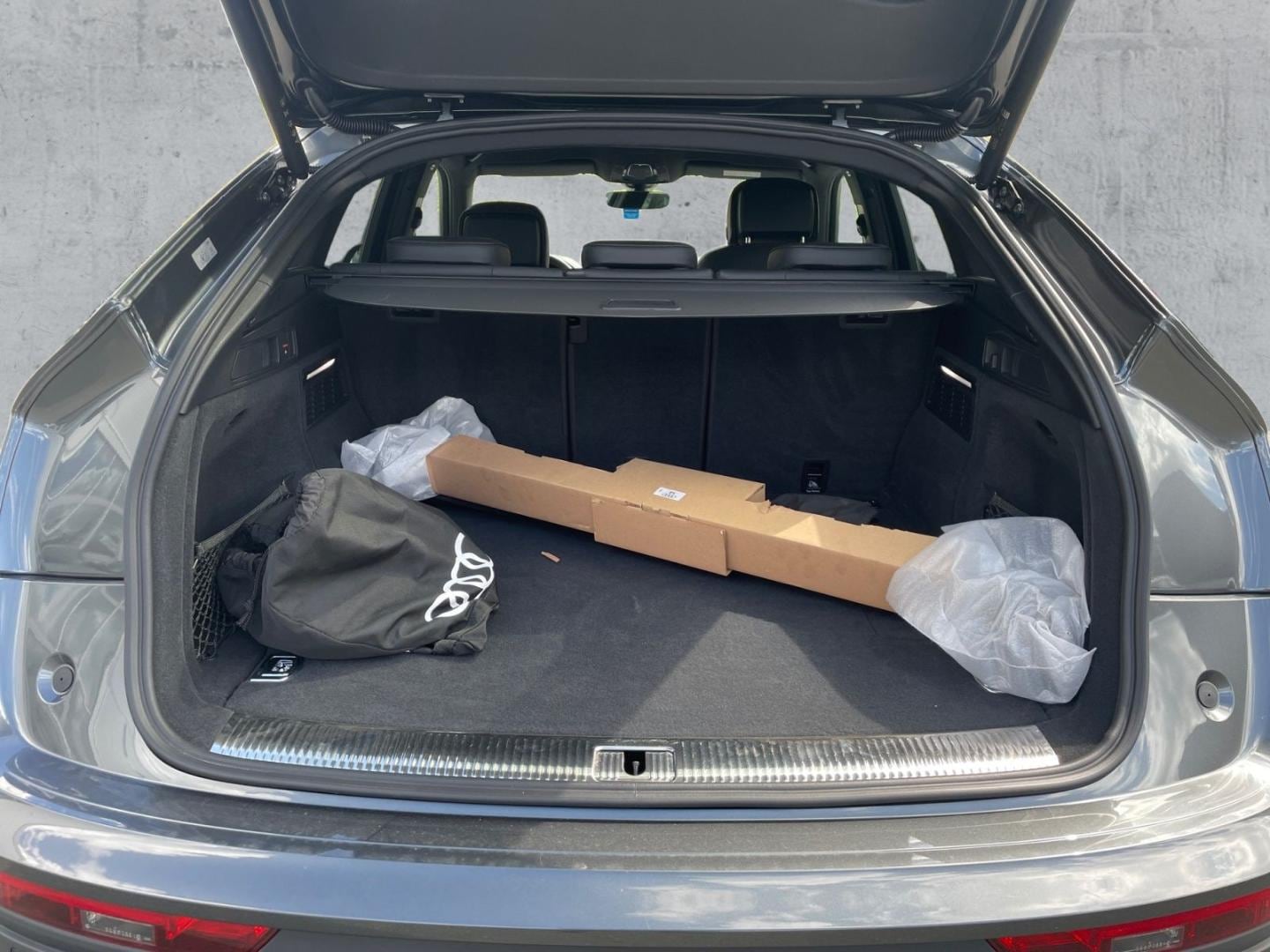 Bild über Audi Q5 Sportback TFSI e S line business 55 TFSI e quattro S tronic - für weitere Informationen kontaktieren Sie den Audi Partner