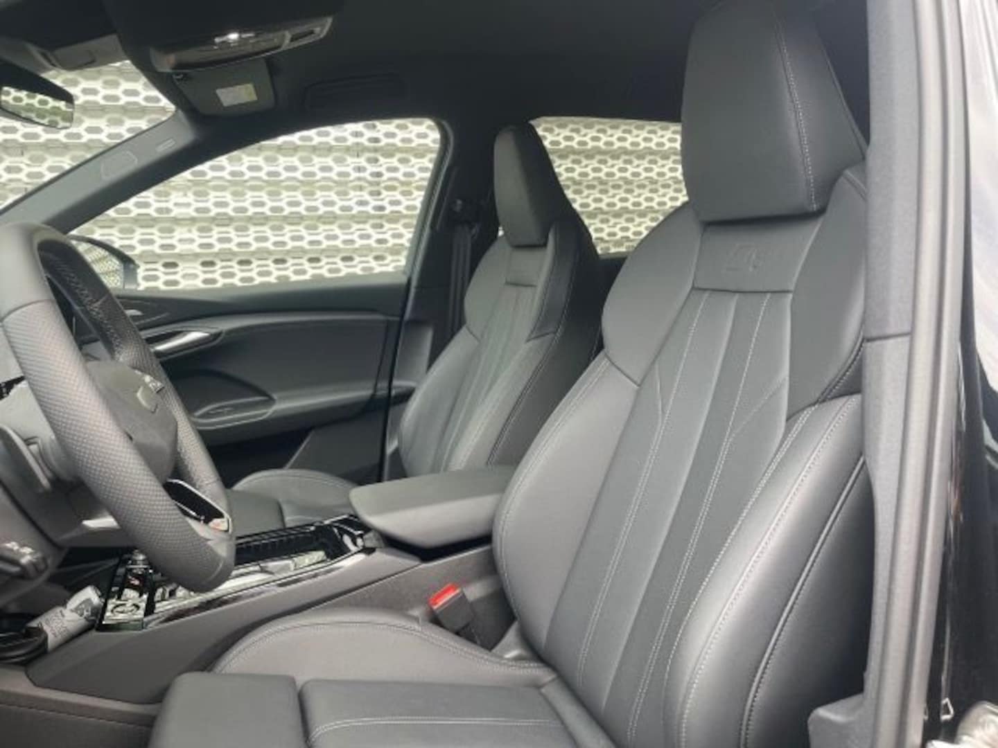 Bild über Audi Q6 SUV e-tron S line business e-tron performance 225 kW - für weitere Informationen kontaktieren Sie den Audi Partner