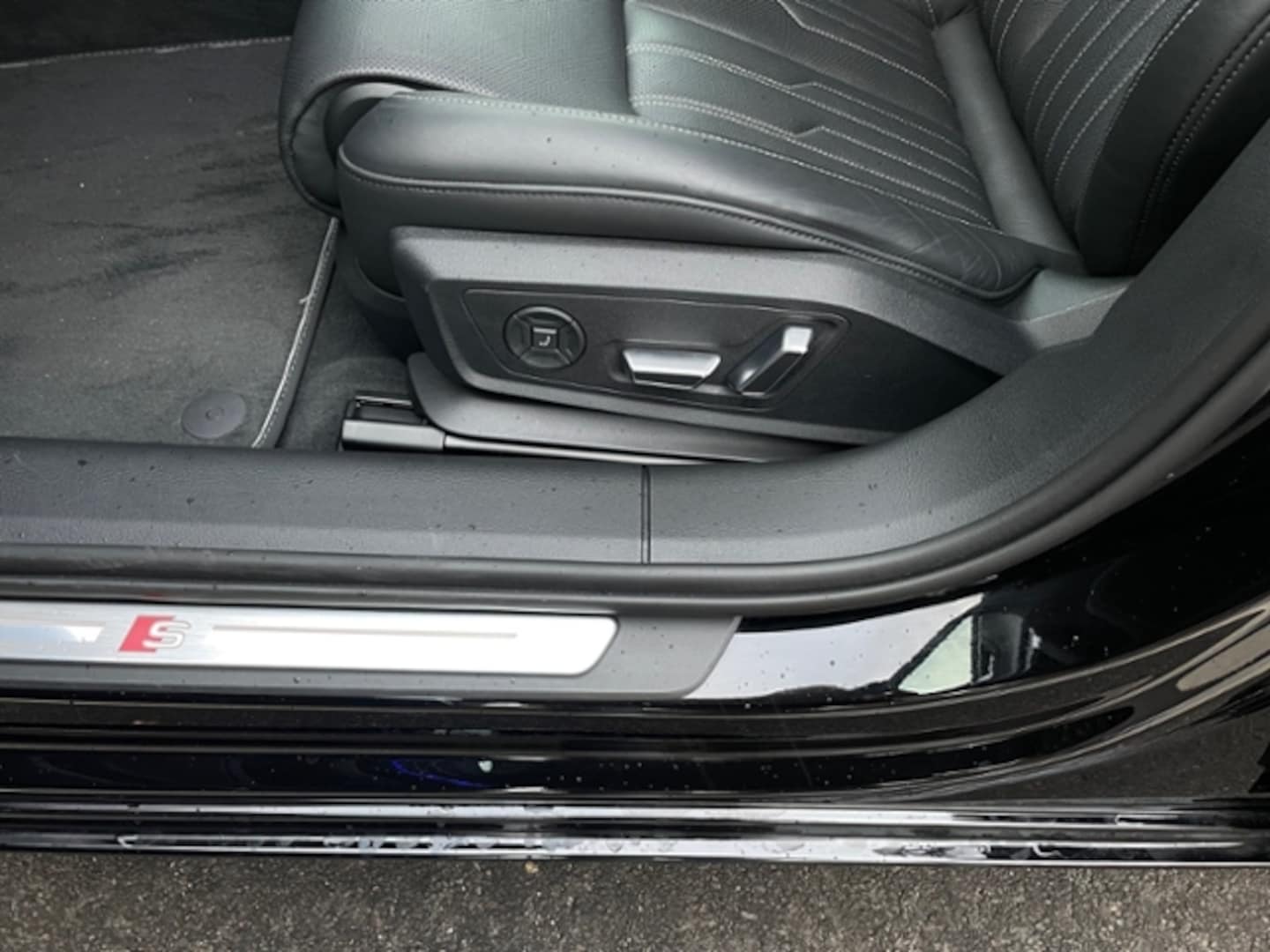 Bild über Audi S6 Avant TDI quattro tiptronic - für weitere Informationen kontaktieren Sie den Audi Partner