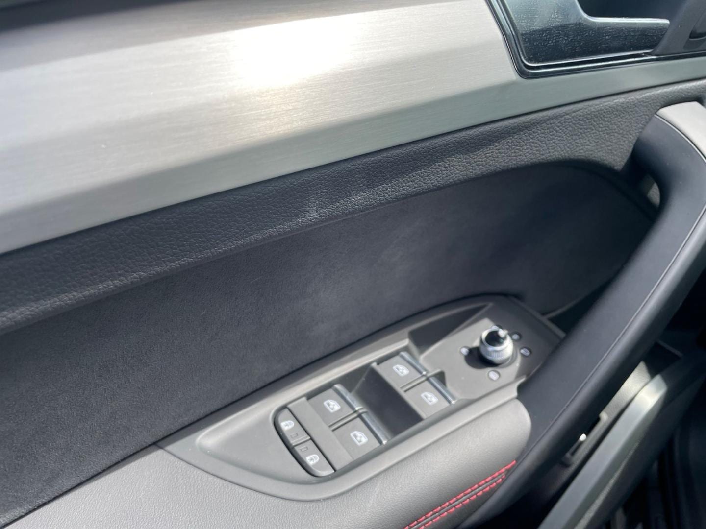 Bild über Audi Q5 Sportback TFSI e S line business 55 TFSI e quattro S tronic - für weitere Informationen kontaktieren Sie den Audi Partner