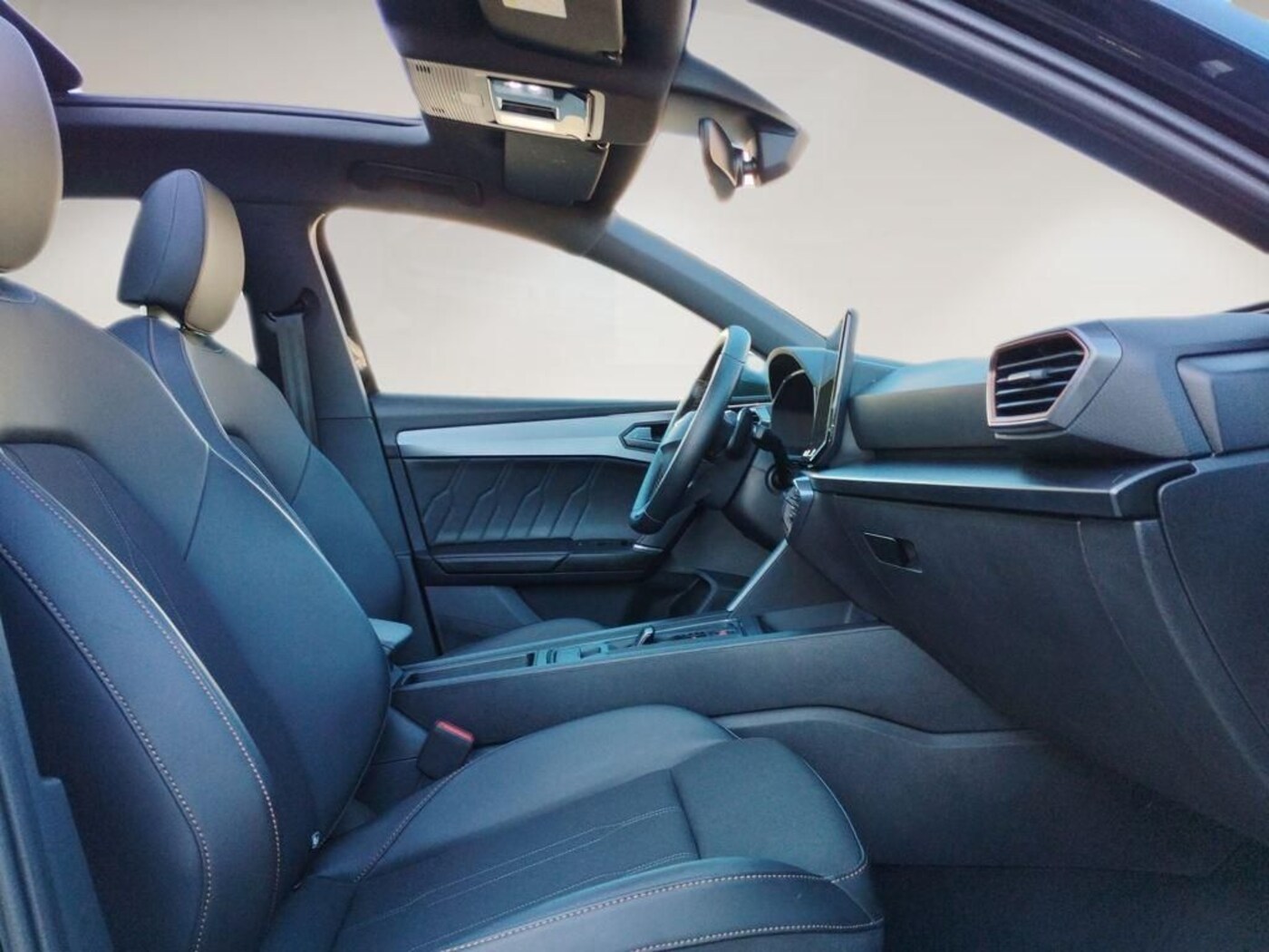 CUPRA Leon Sportstourer 1.5 eTSI DSG 110 kW (150 CV) — photo 6