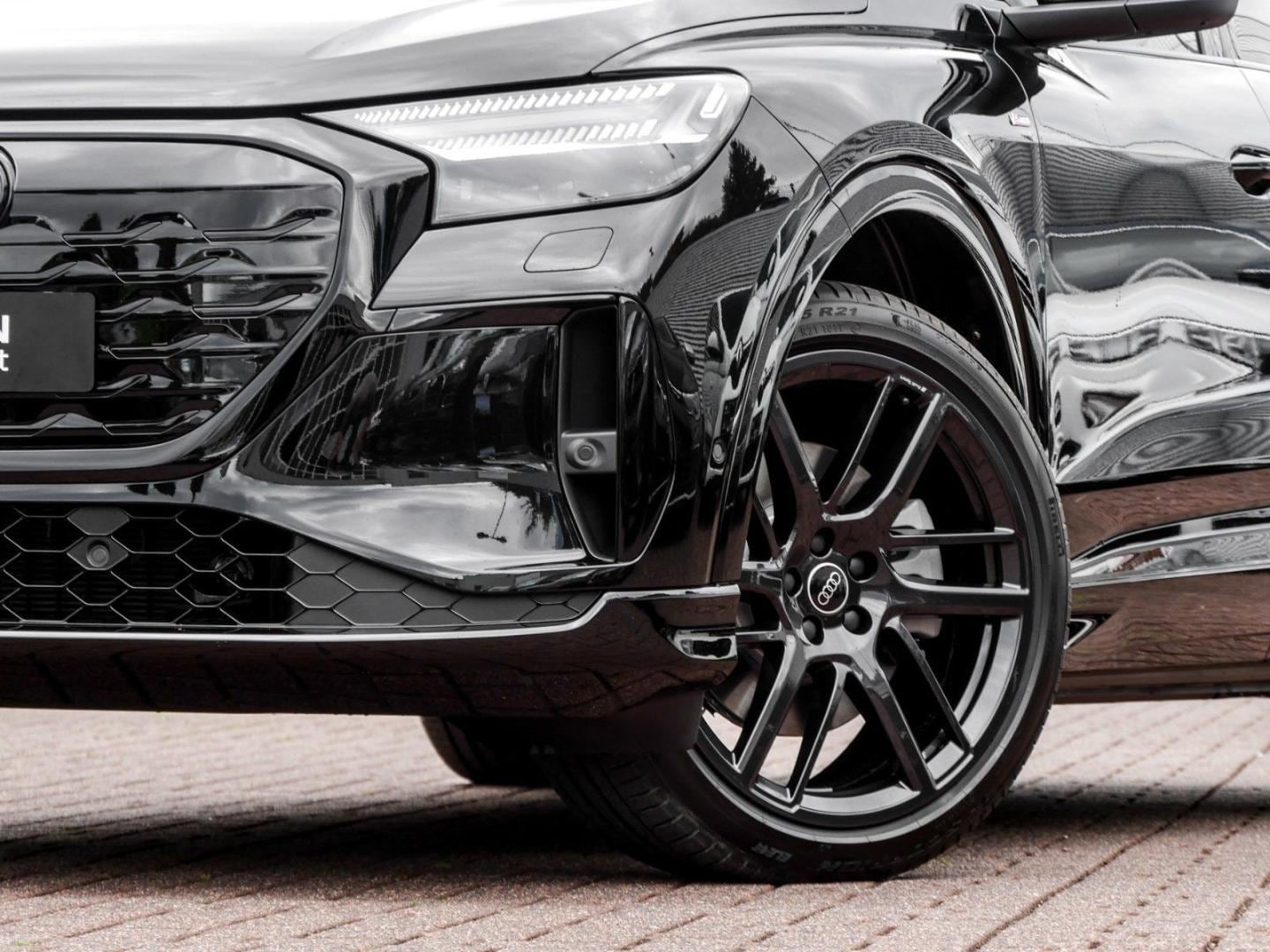 Bild über Audi Q4 SUV e-tron e-tron quattro 220 kW - für weitere Informationen kontaktieren Sie den Audi Partner