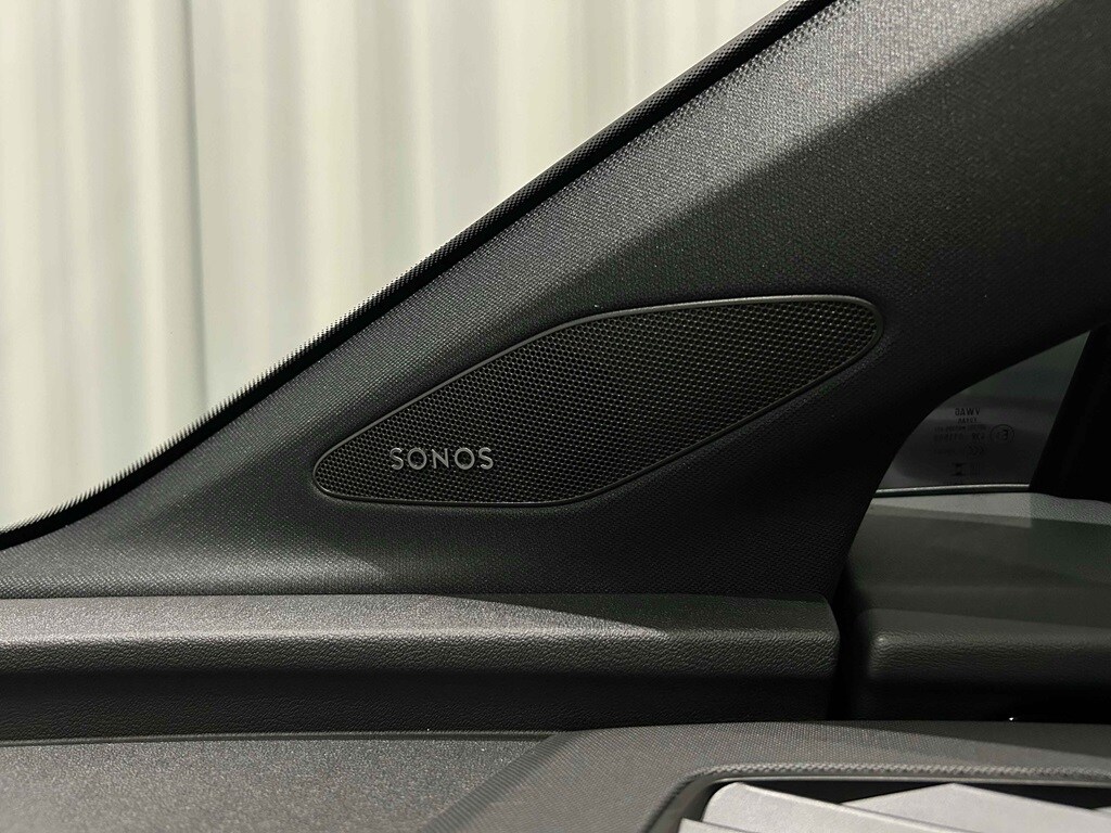 Bild som visar&nbsp;Audi Q4 e-tron&nbsp;Q4 45 e-tron quattro S line 210,00 kW - för mer information kontakta din Audi Partner