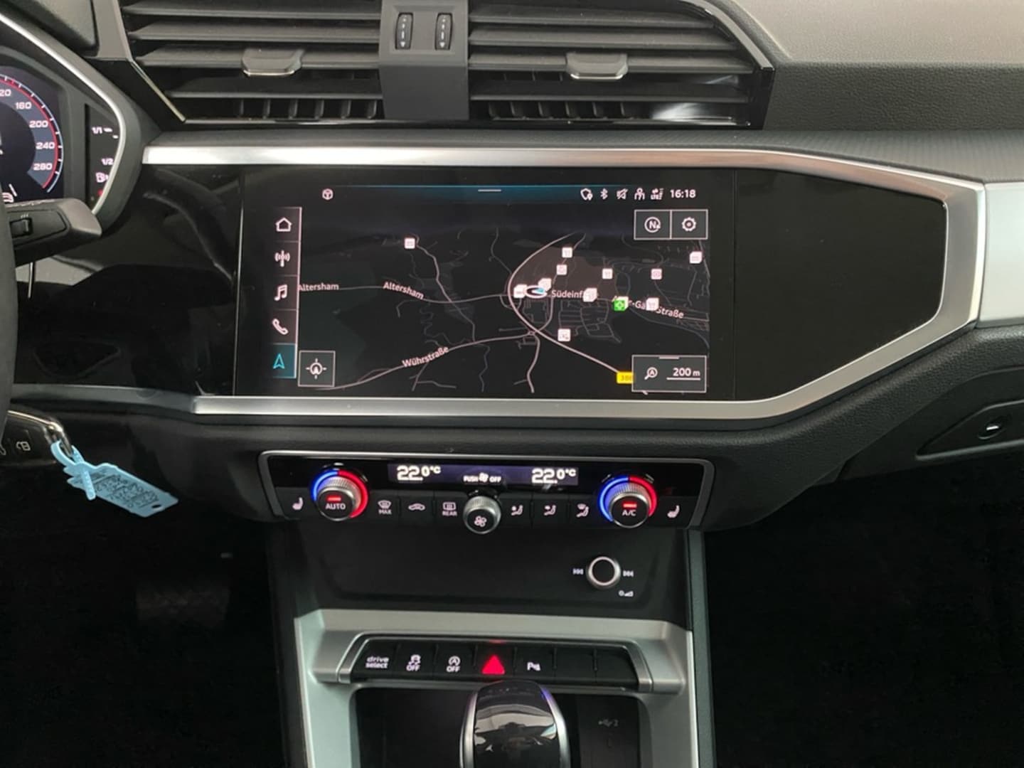 Bild über Audi Q3 Sportback S line 40 TFSI quattro S tronic - für weitere Informationen kontaktieren Sie den Audi Partner