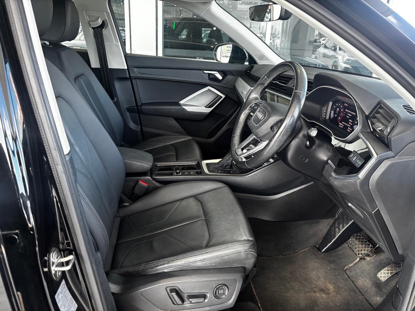 Image about Audi Q3 35 TFSI S tronic
