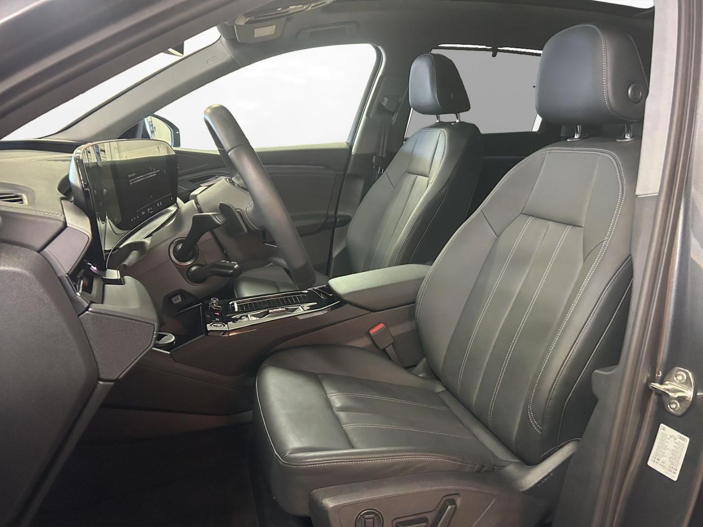 Image about Audi Q6 SUV e-tron e-tron quattro