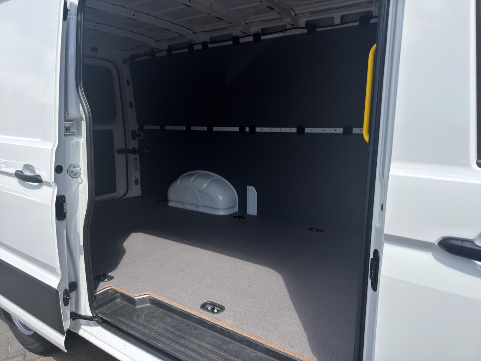 Volkswagen Crafter Kasten mittlerer Radstand – Bild 27