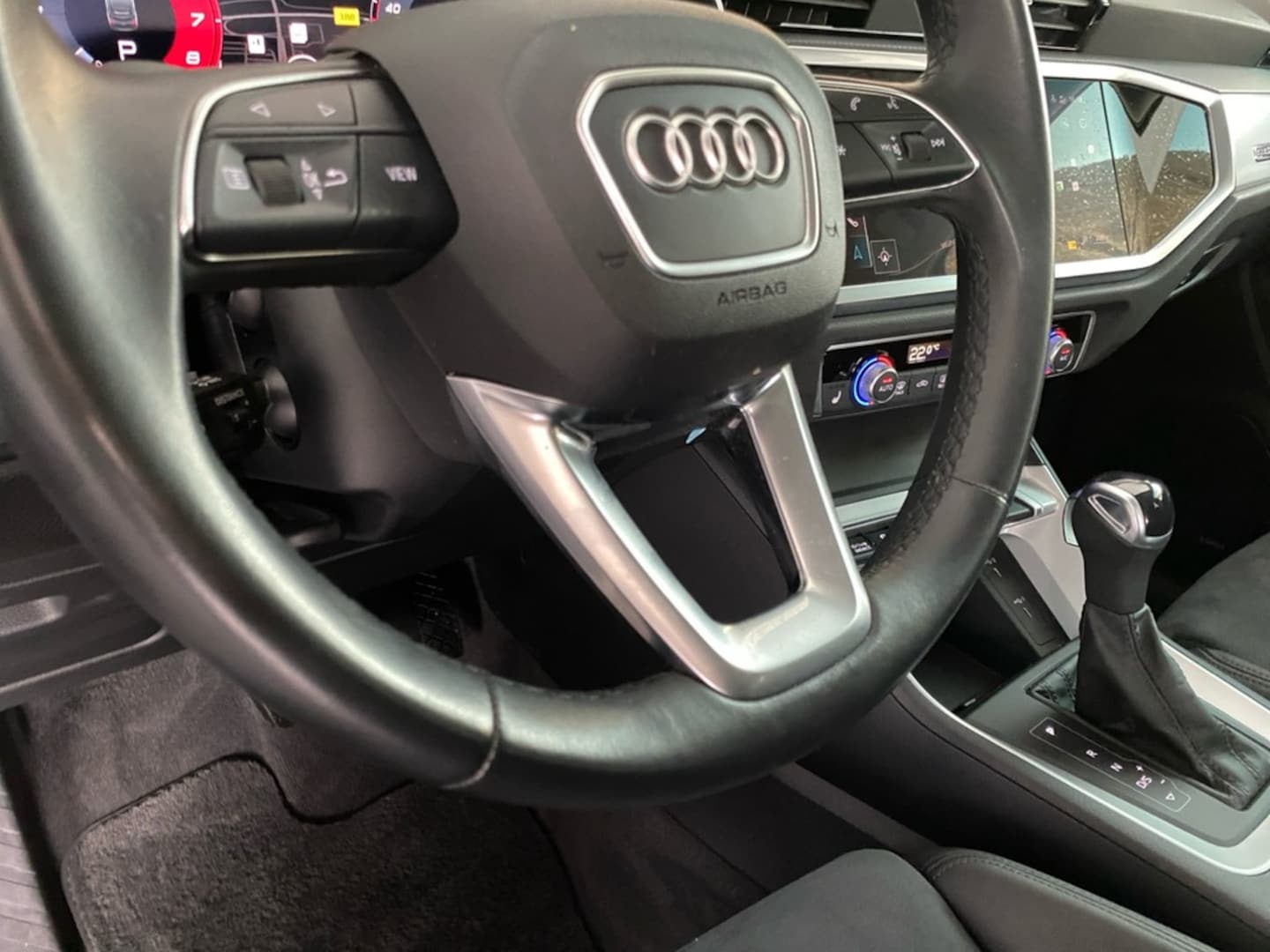 Bild über Audi Q3 Sportback S line 40 TFSI quattro S tronic - für weitere Informationen kontaktieren Sie den Audi Partner