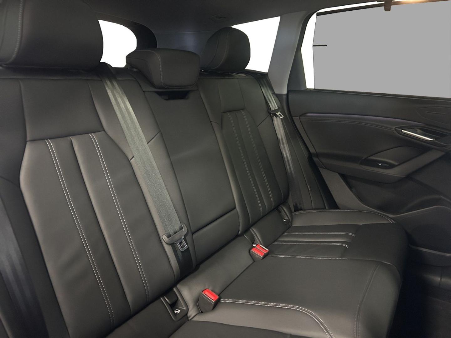 Image about Audi Q6 SUV e-tron e-tron quattro