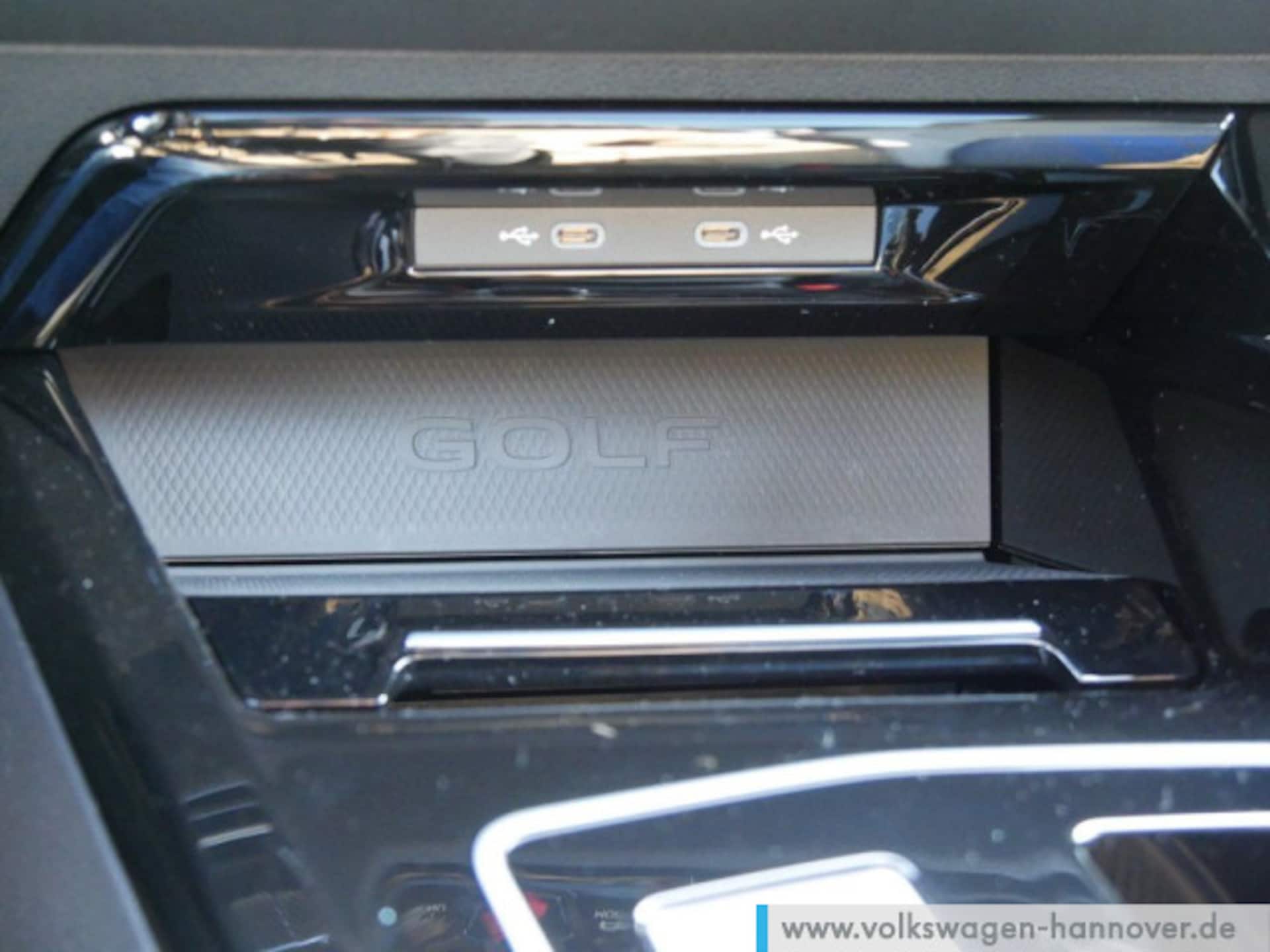 Volkswagen Golf Variant R