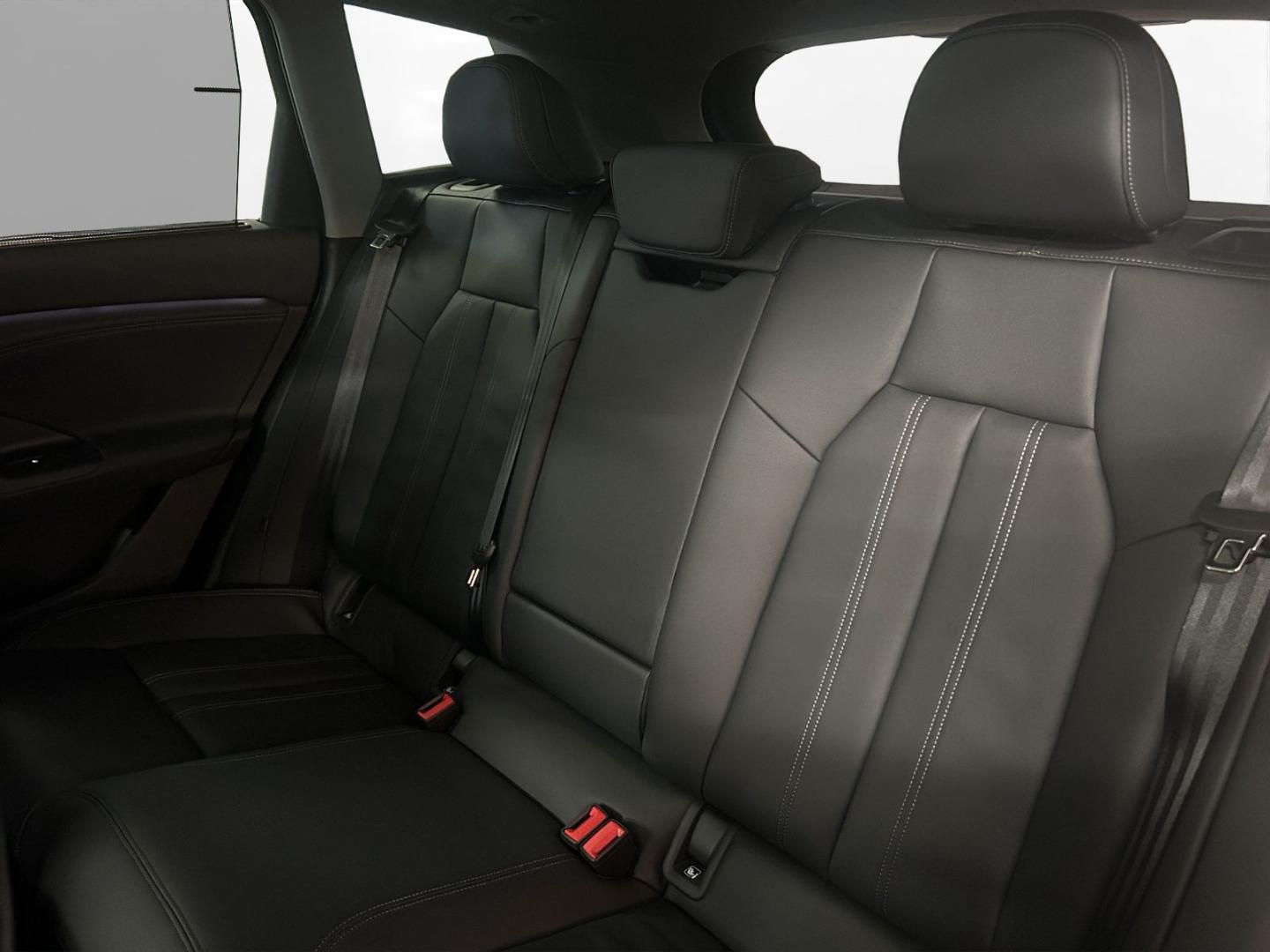 Image about Audi Q6 SUV e-tron e-tron quattro