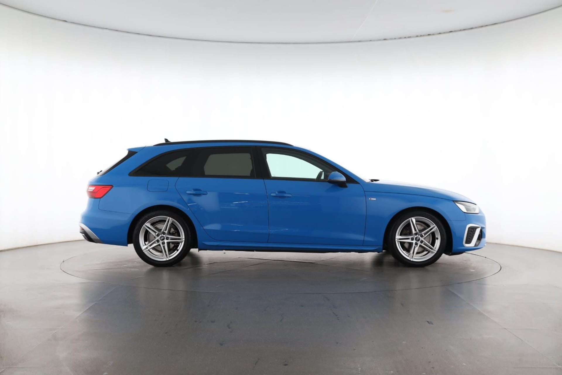 Audi A4 Avant S line