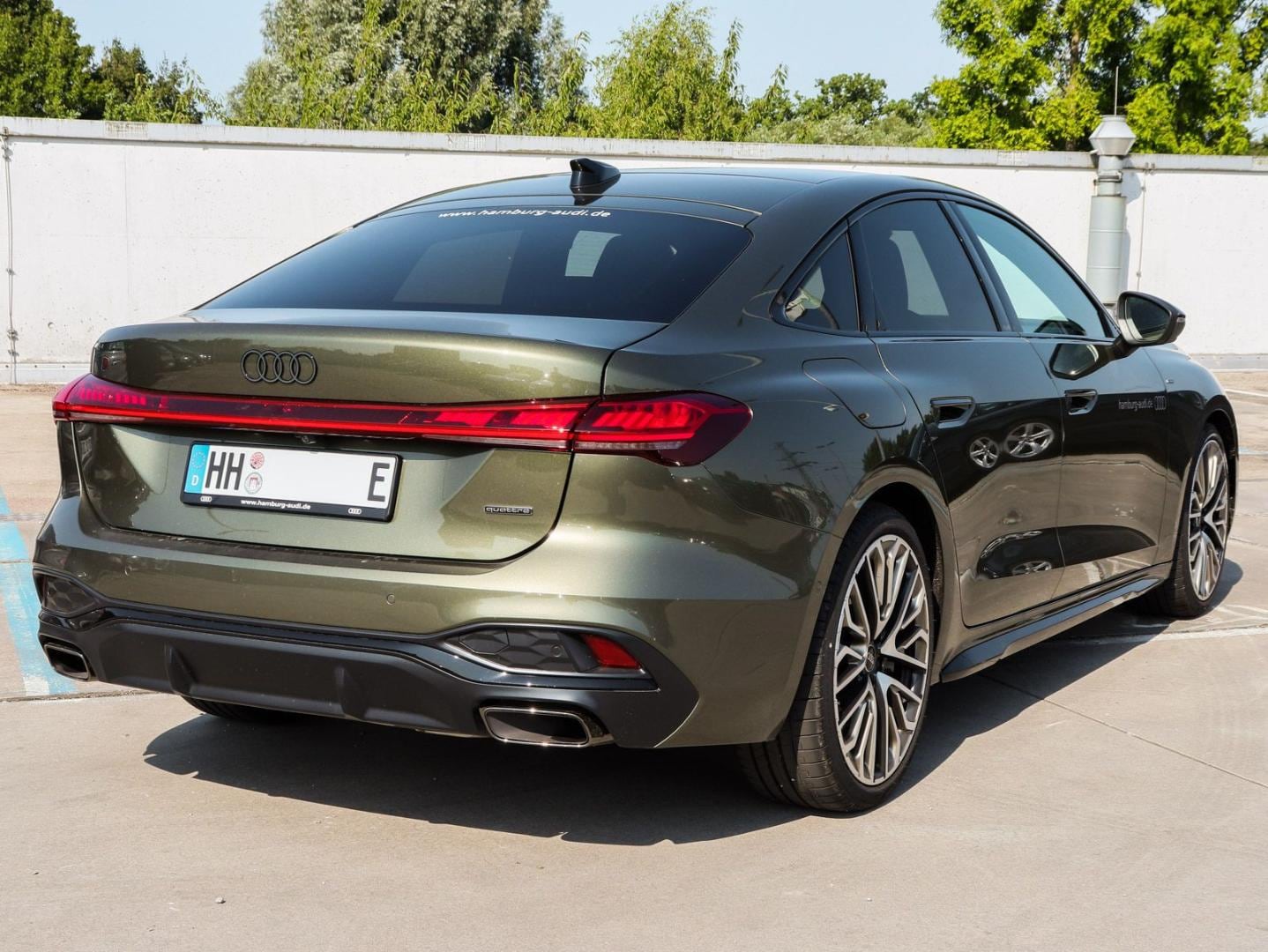 Bild über Audi A5 Limousine e-hybrid e-hybrid quattro 270 kW S tronic - für weitere Informationen kontaktieren Sie den Audi Partner