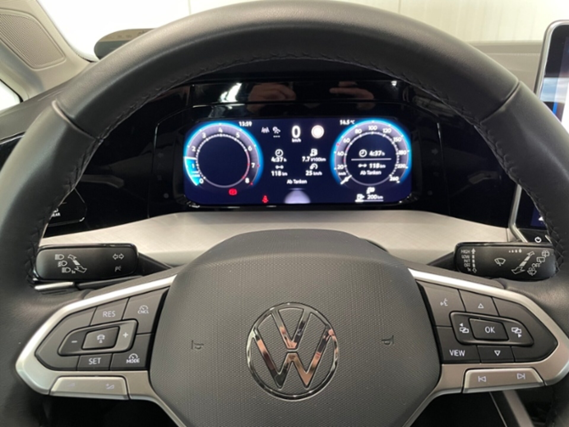 Volkswagen Golf Life