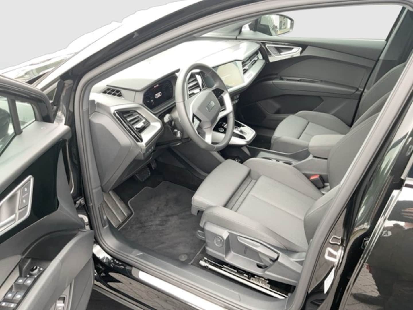 Bild über Audi Q4 e-tron 40 e-tron - für weitere Informationen kontaktieren Sie den Audi Partner