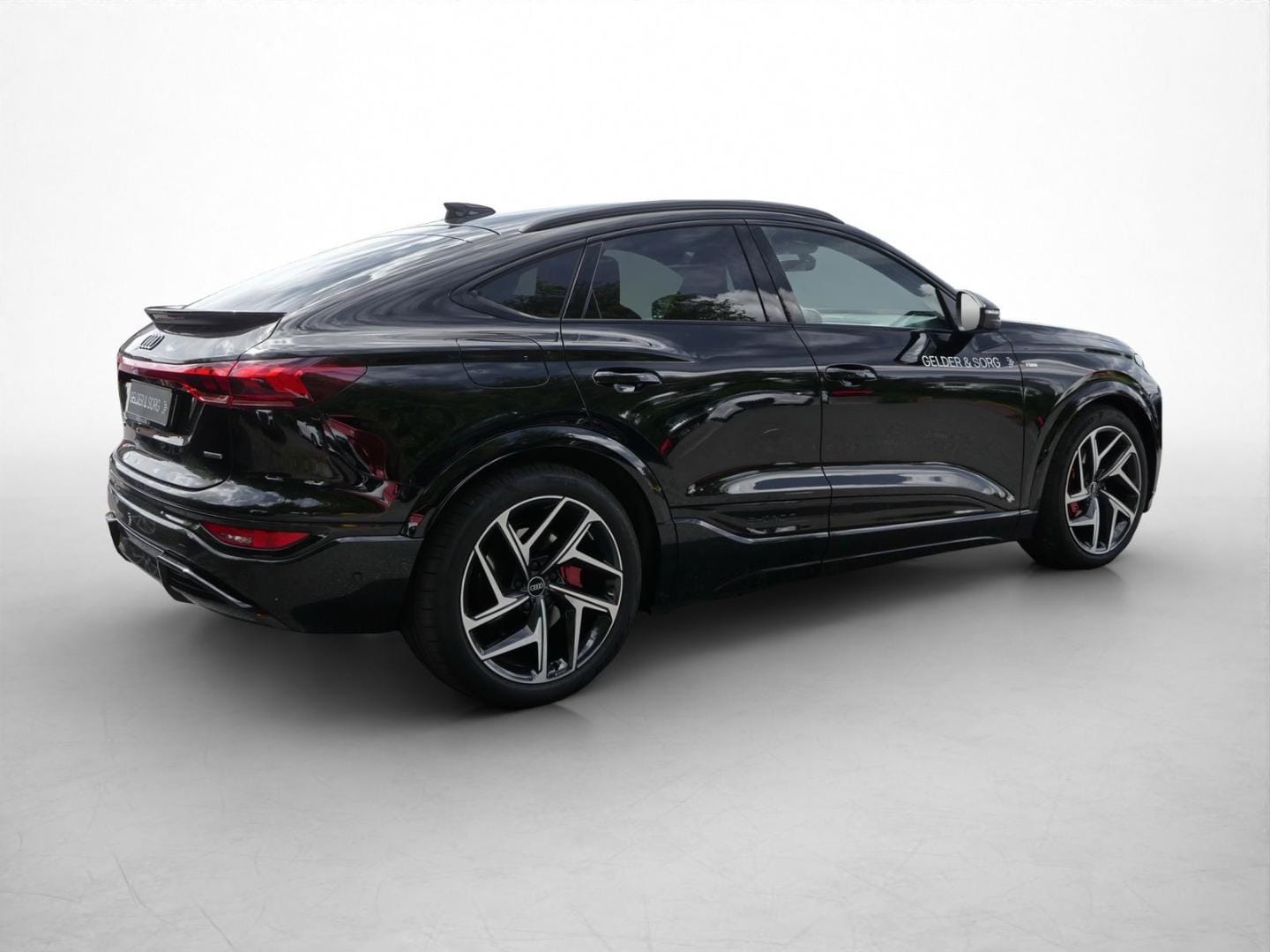 Bild über Audi Q6 Sportback e-tron S line business e-tron quattro 315 kW - für weitere Informationen kontaktieren Sie den Audi Partner