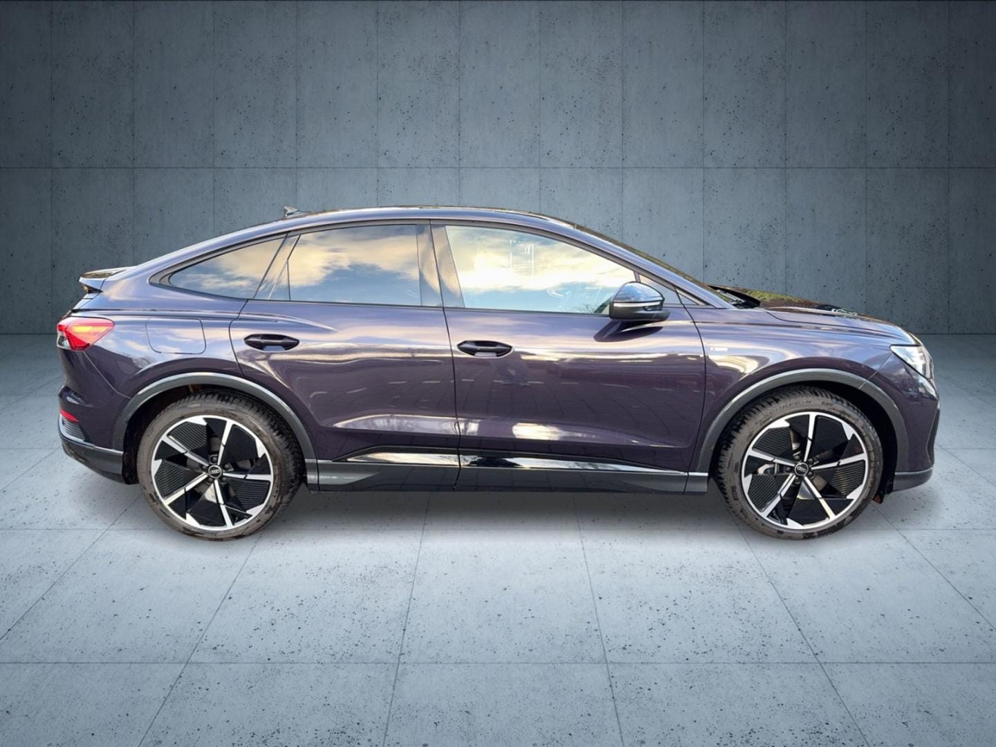 Bild über Audi Q4 Sportback e-tron 40 e-tron - für weitere Informationen kontaktieren Sie den Audi Partner