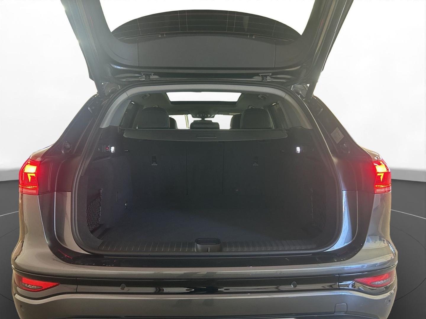 Image about Audi Q6 SUV e-tron e-tron quattro