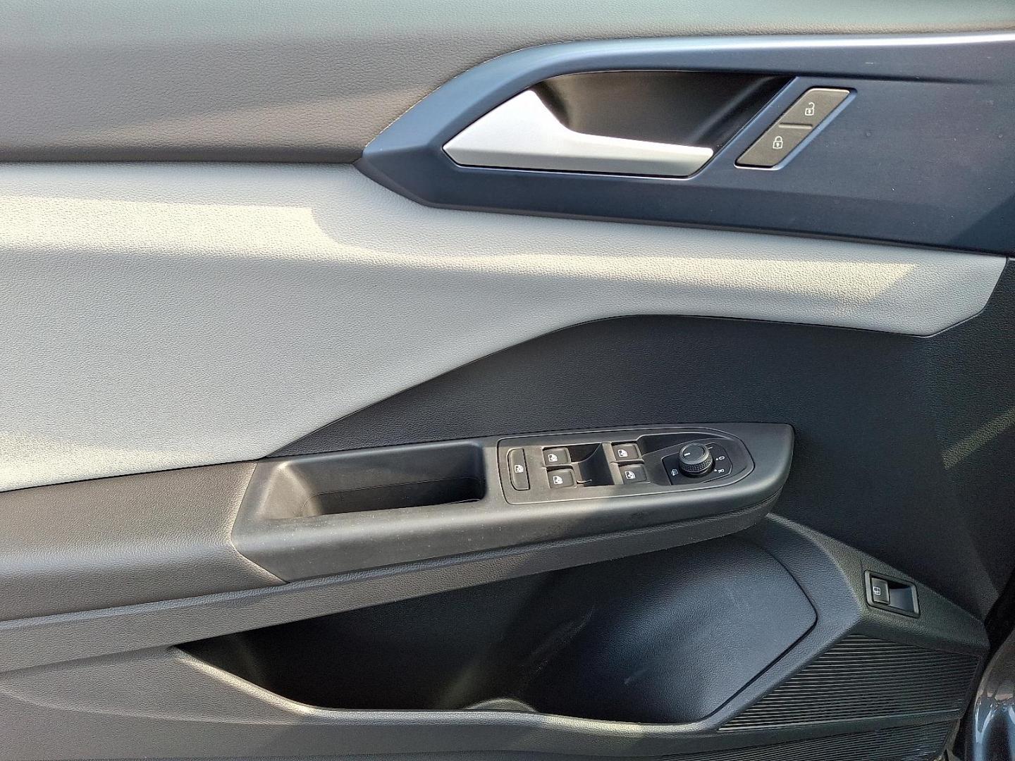 2022 Volkswagen Taos SE - Photo 12