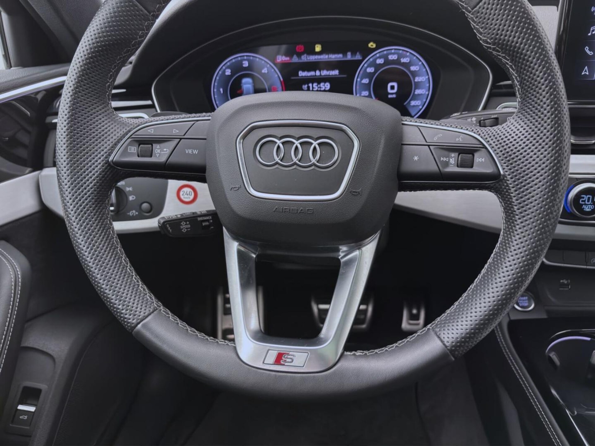 Audi A4 Avant S line