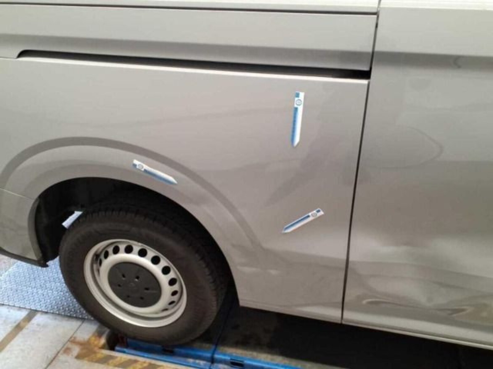 Volkswagen Transporter Kasten langer Radstand – Bild 13
