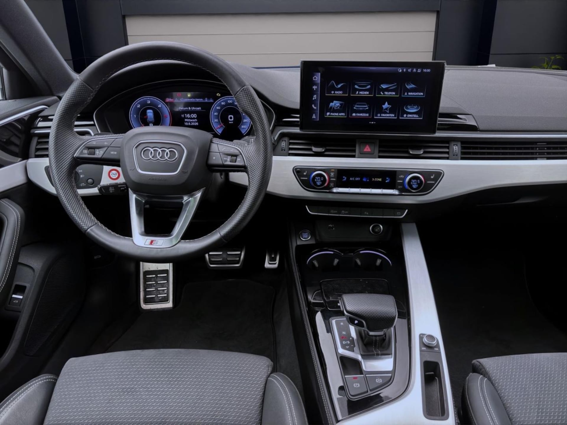Audi A4 Avant S line