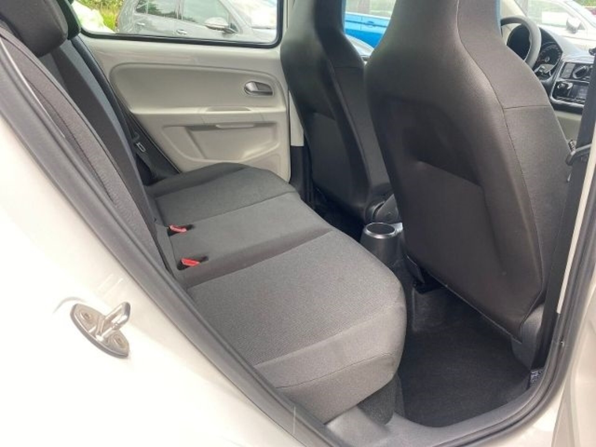 Volkswagen up! move up!