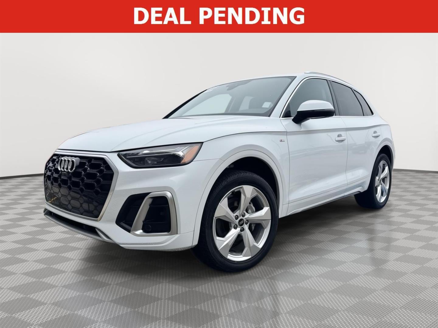 2023 Audi Q5 45 Premium Plus's photo