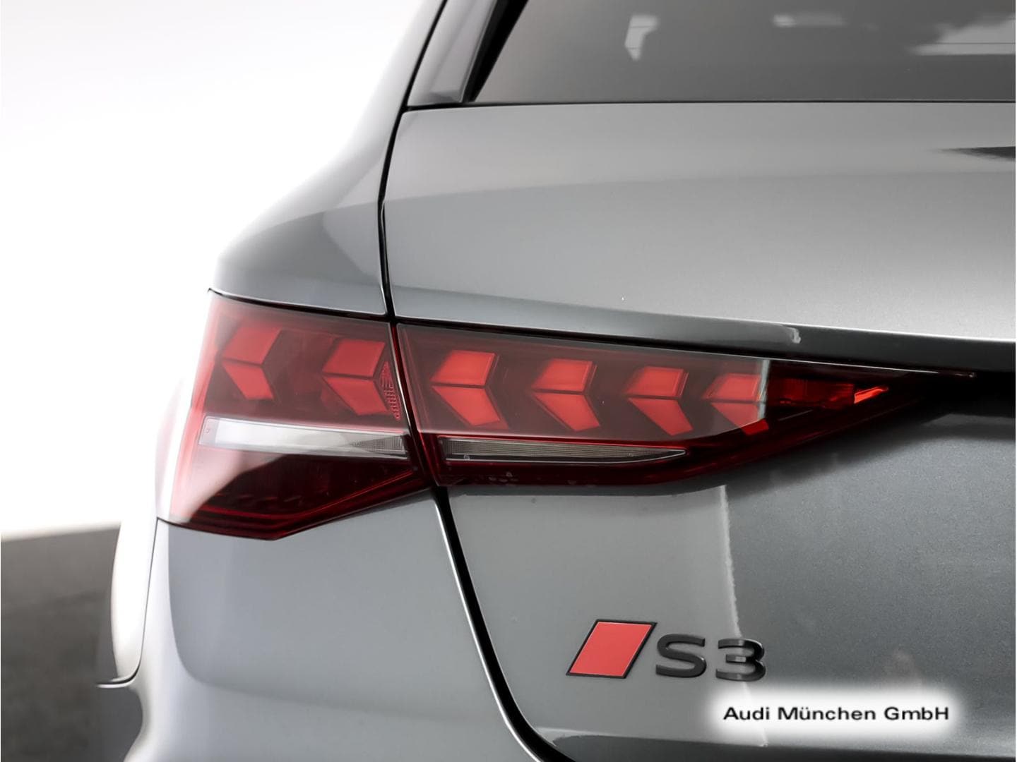 Bild über Audi S3 Sportback TFSI quattro S tronic - für weitere Informationen kontaktieren Sie den Audi Partner